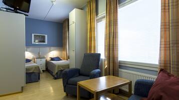 1 bedroom, in-room safe, desk, iron/ironing board