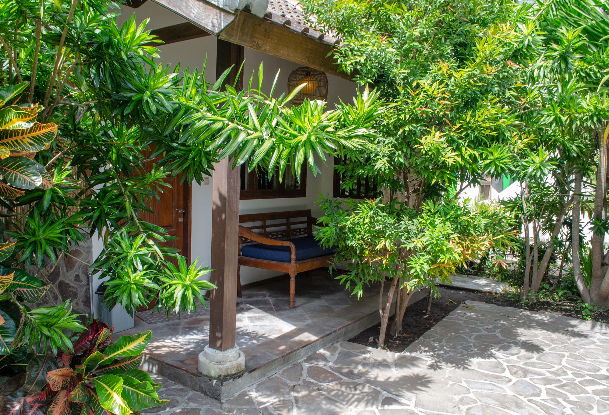 Rum - 1 sovrum (Budget With AC) | Utsikt mot trädgården