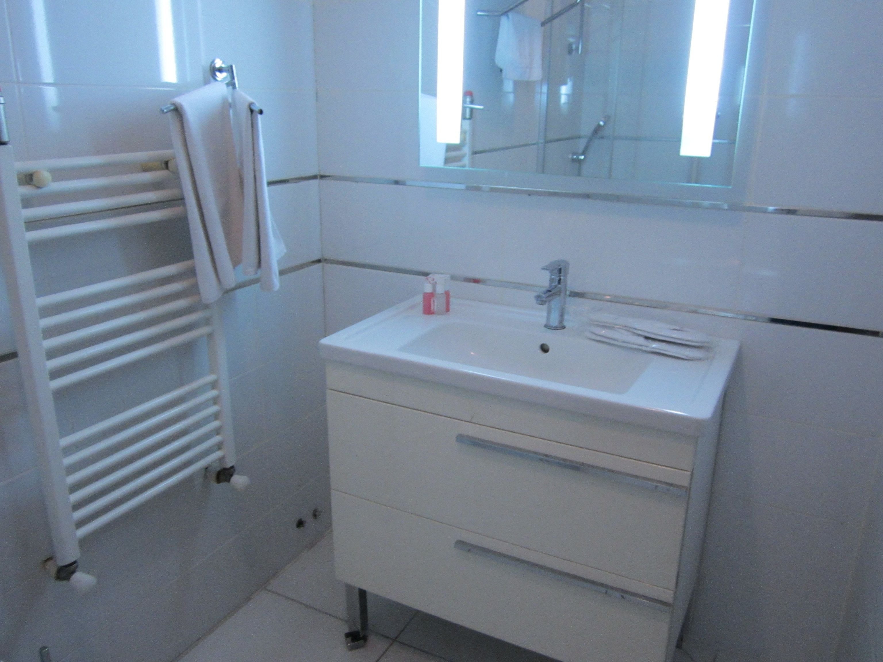 Photo - Derpa Suite Hotel