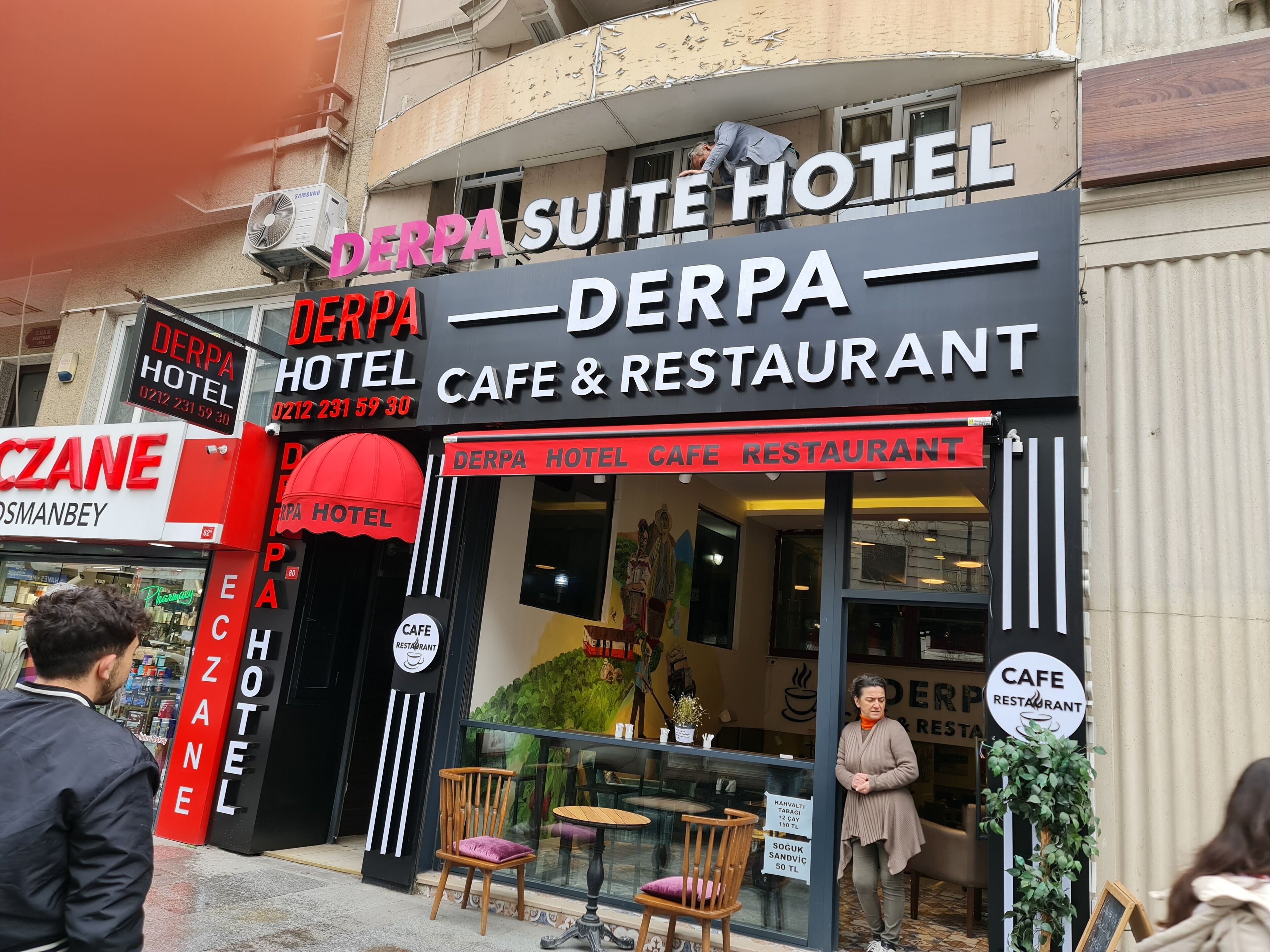 Photo - Derpa Suite Hotel