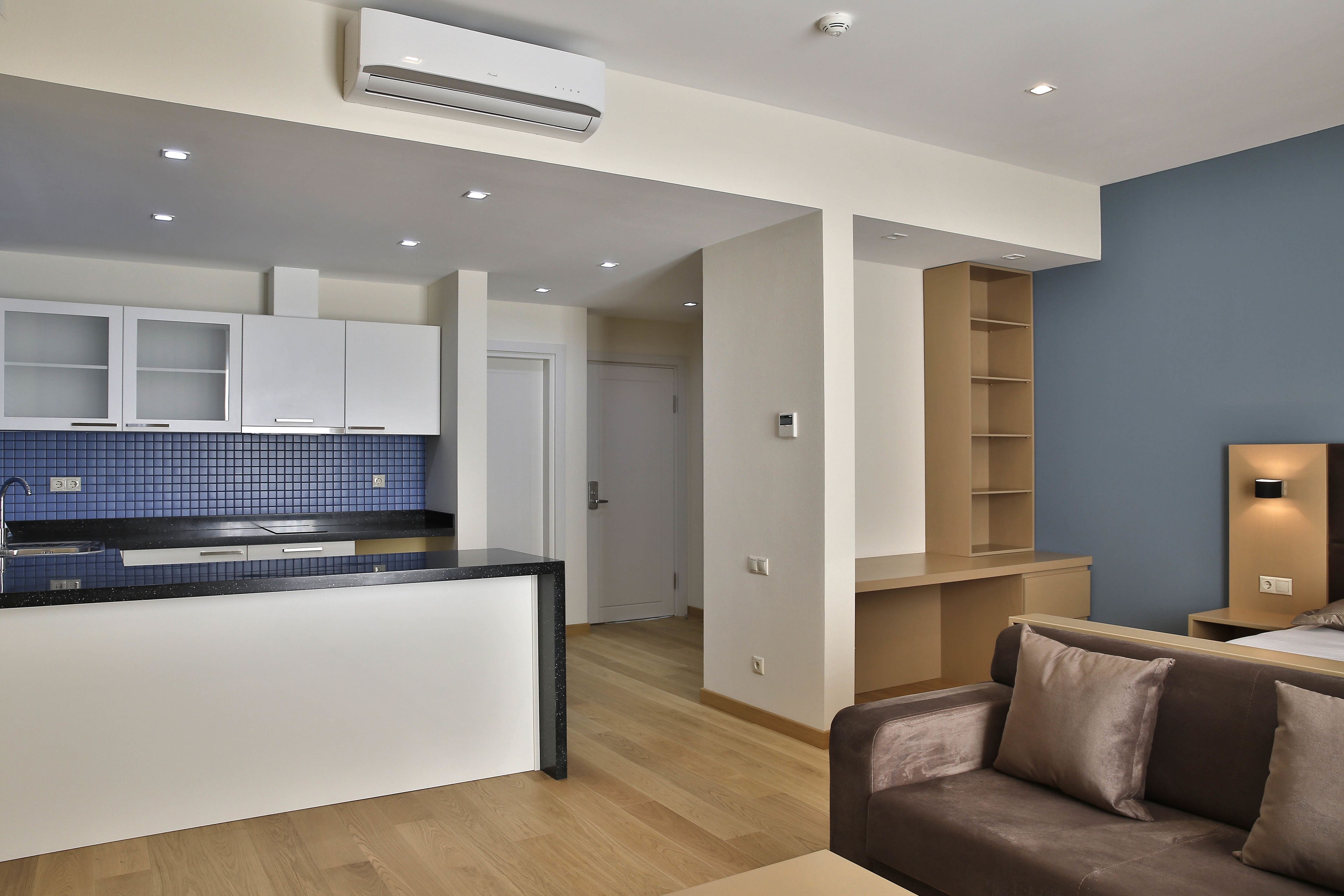 Deluxe Studio, Sea View | In-room safe, desk, iron/ironing board, rollaway beds