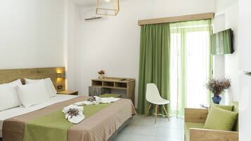 City dubbelrum - 1 sovrum - icke-rökare - utsikt mot bergen | 1 sovrum, sÀngtillbehör av högsta kvalitet och duntÀcken