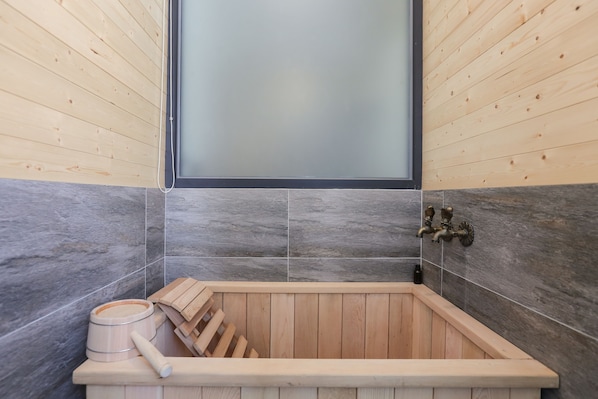 Deluxe Double Room (No Select Room) | Bathroom | Free toiletries, hair dryer, slippers, towels - Slowly Space (Tainan)