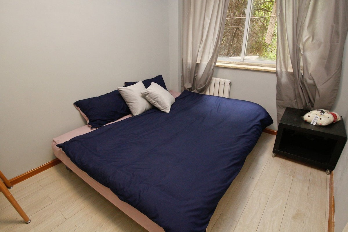 Rollaway beds, free WiFi