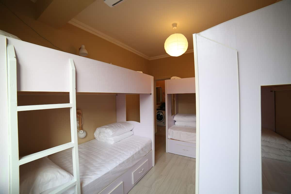 Rollaway beds, free WiFi