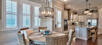 Beach Retreat 3 Bedroom Condo By Coastal Dreamin