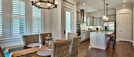 Condo, 3 Bedrooms | In-room dining