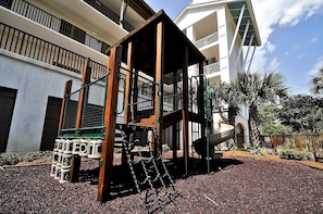 Children’s play area – outdoor