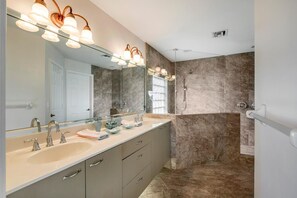 Luxury House, 4 Bedrooms | Bathroom | Combined shower/bathtub, hair dryer, towels - BE324 4 Bedroom Holiday Home by Marco Naples Vacation Homes (Marco Island)