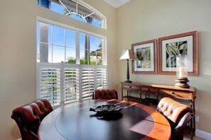 奢華單棟房屋, 5 間臥室, 海景, 向海 | 房內用餐