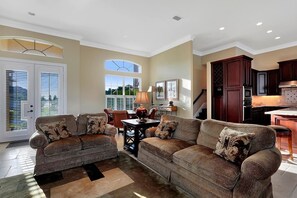 Luxury House, 5 Bedrooms, Sea View, Sea Facing | Living room | DVD player