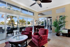 Luxury House, 5 Bedrooms, Sea View, Sea Facing | Living room | DVD player