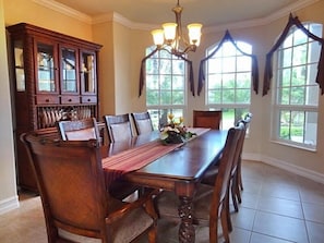 Luxury House, 4 Bedrooms, Sea View, Sea Facing | In-room dining