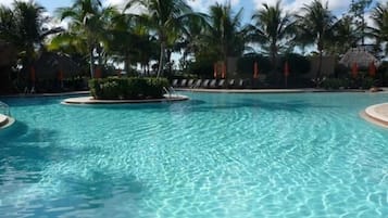 Piscine extérieure