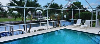 MANOR41 3 Bedroom Holiday Home by Marco Naples Vacation Homes