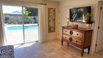 Luxury House, 3 Bedrooms | Room amenity