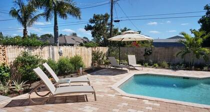 NP100TH 712 3 Bedroom Holiday Home by Marco Naples Vacation Homes