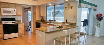 SHEN1124 3 Bedroom Holiday Home by Marco Naples Vacation Homes