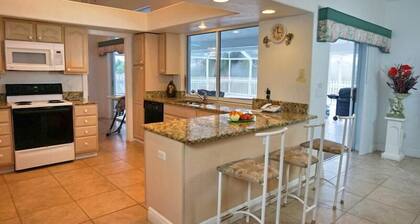 SHEN1124 3 Bedroom Holiday Home by Marco Naples Vacation Homes