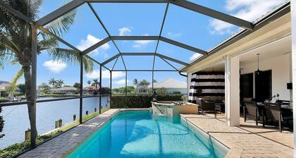 SMARCO1601 4 Bedroom Holiday Home by Marco Naples Vacation Homes