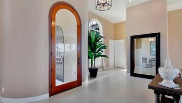 Luxury House, 5 Bedrooms, Sea View, Sea Facing | Kemudahan bilik