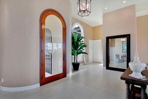 Luxury House, 5 Bedrooms, Sea View, Sea Facing | Room amenity - SMARCO919 5 Bedroom Holiday Home by Marco Naples Vacation Homes (Marco Island)