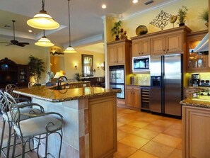 Luxury House, 4 Bedrooms, Sea View, Sea Facing | Private kitchen