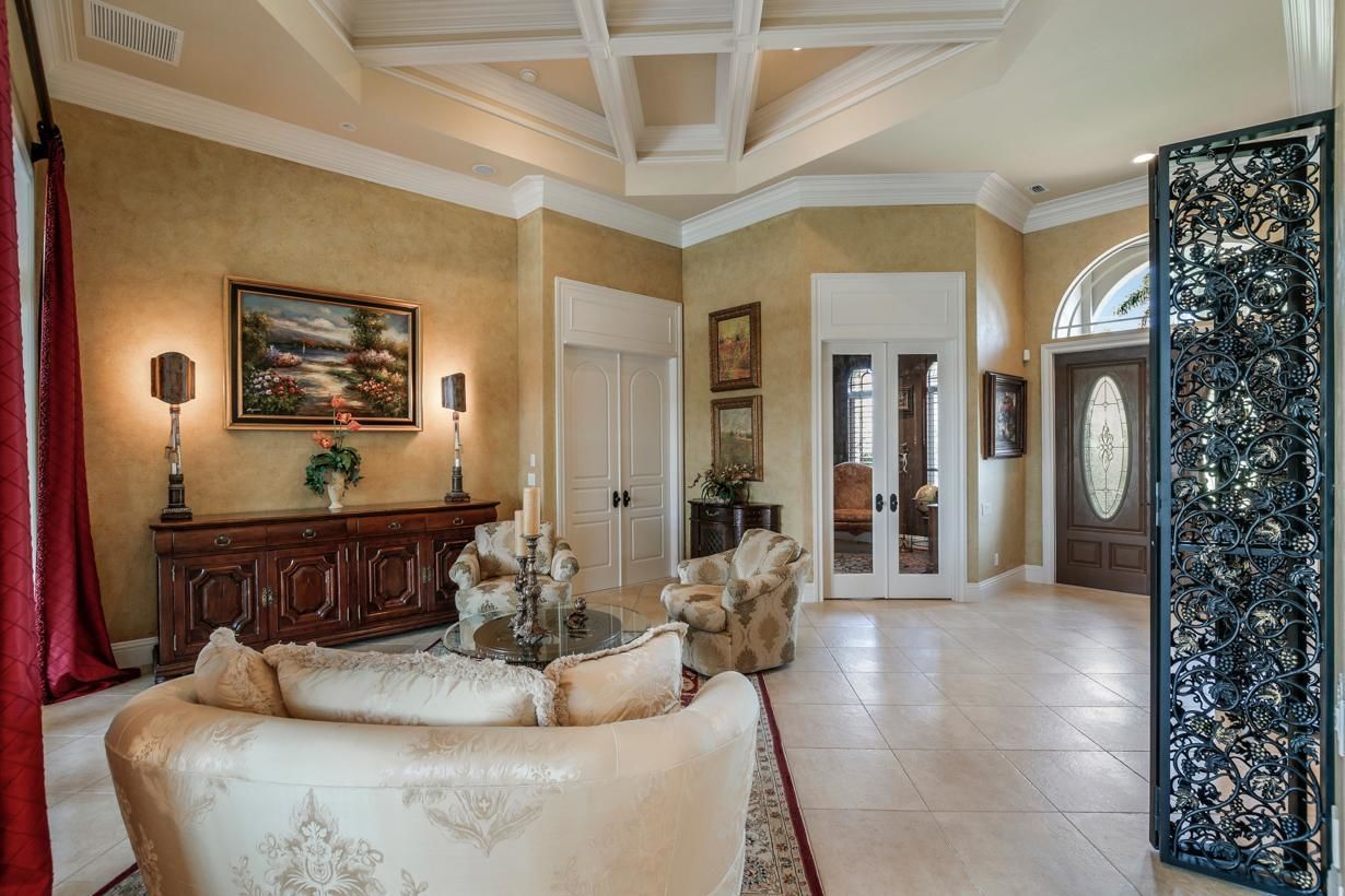 Luxury House, 4 Bedrooms, Pool View, Poolside | Living area