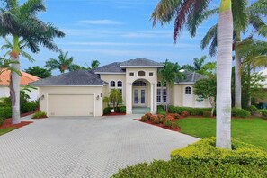 Front of property - SMARCO1255 3 Bedroom Holiday Home by Marco Naples Vacation Homes (Marco Island)