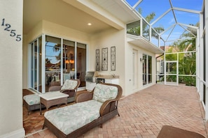 Maison Luxe, 3 chambres, vue piscine, en bord de piscine | Terrasse/Patio