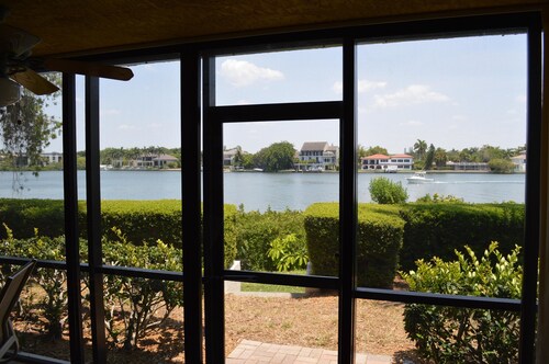 Cove II 110F 2 Bedroom Condo By Midnight Cove II