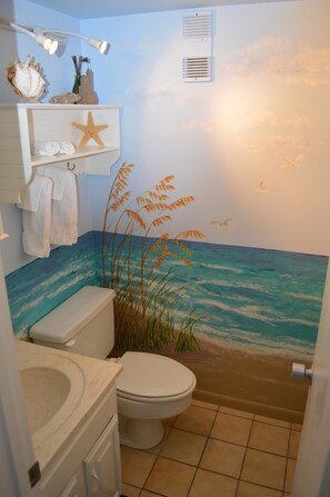 Appart'hôtel Confort, 2 chambres | Salle de bain | Douche, serviettes fournies