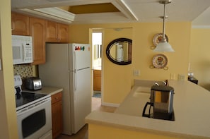Private kitchen - Cove II 314F 2 Bedroom Holiday home By Midnight Cove II (Siesta Key)