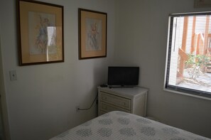 Comfort Condo, 2 Bedrooms, Canal View