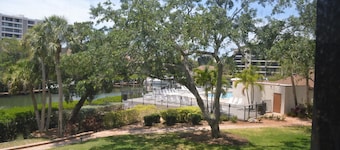 Cove II 521F 2 Bedroom Holiday home By Midnight Cove II