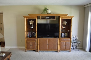 Comfort House, 3 Bedrooms, Pool View | Living area