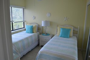 คอมฟอร์ทคอนโด, 2 ห้องนอน, วิวสระว่ายน้ำ | 2 ห้องนอน, Wi-Fi ฟรี