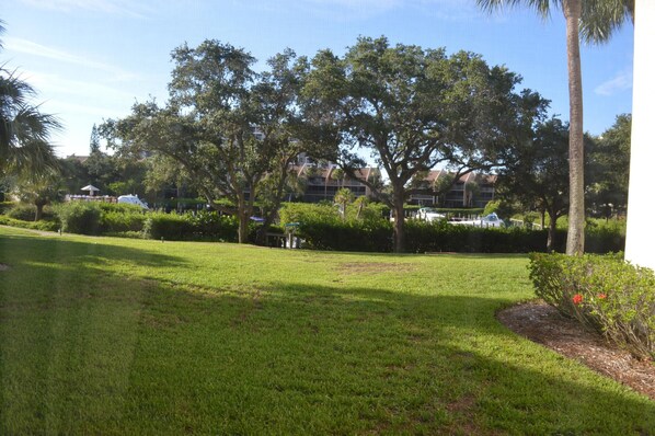 Comfort Condo, 2 Bedrooms, Lagoon View | Garden