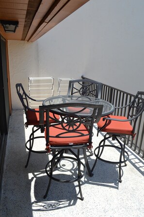 Condo Confort, 2 habitaciones, vista a la laguna | Balcón