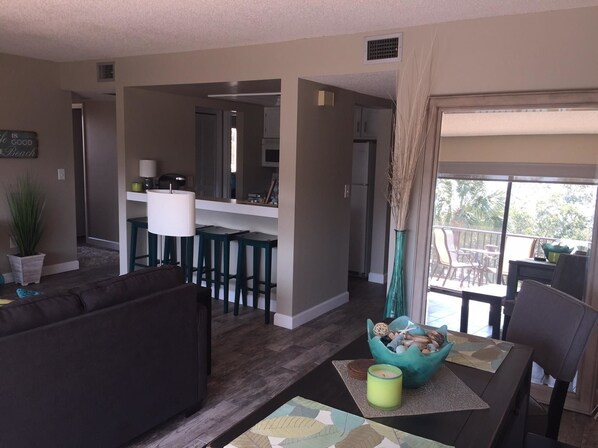 Comfort-Apartment, 2 Schlafzimmer, Blick auf die Lagune | Essbereich im Zimmer