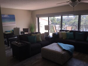 Comfort-Apartment, 2 Schlafzimmer, Blick auf die Lagune | Wohnbereich