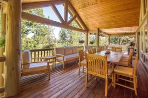 Family Apartment, 5 Bedrooms | Terrace/patio