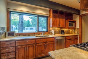 Family Apartment, 2 Bedrooms | Private kitchen | Fridge, microwave, oven, stovetop