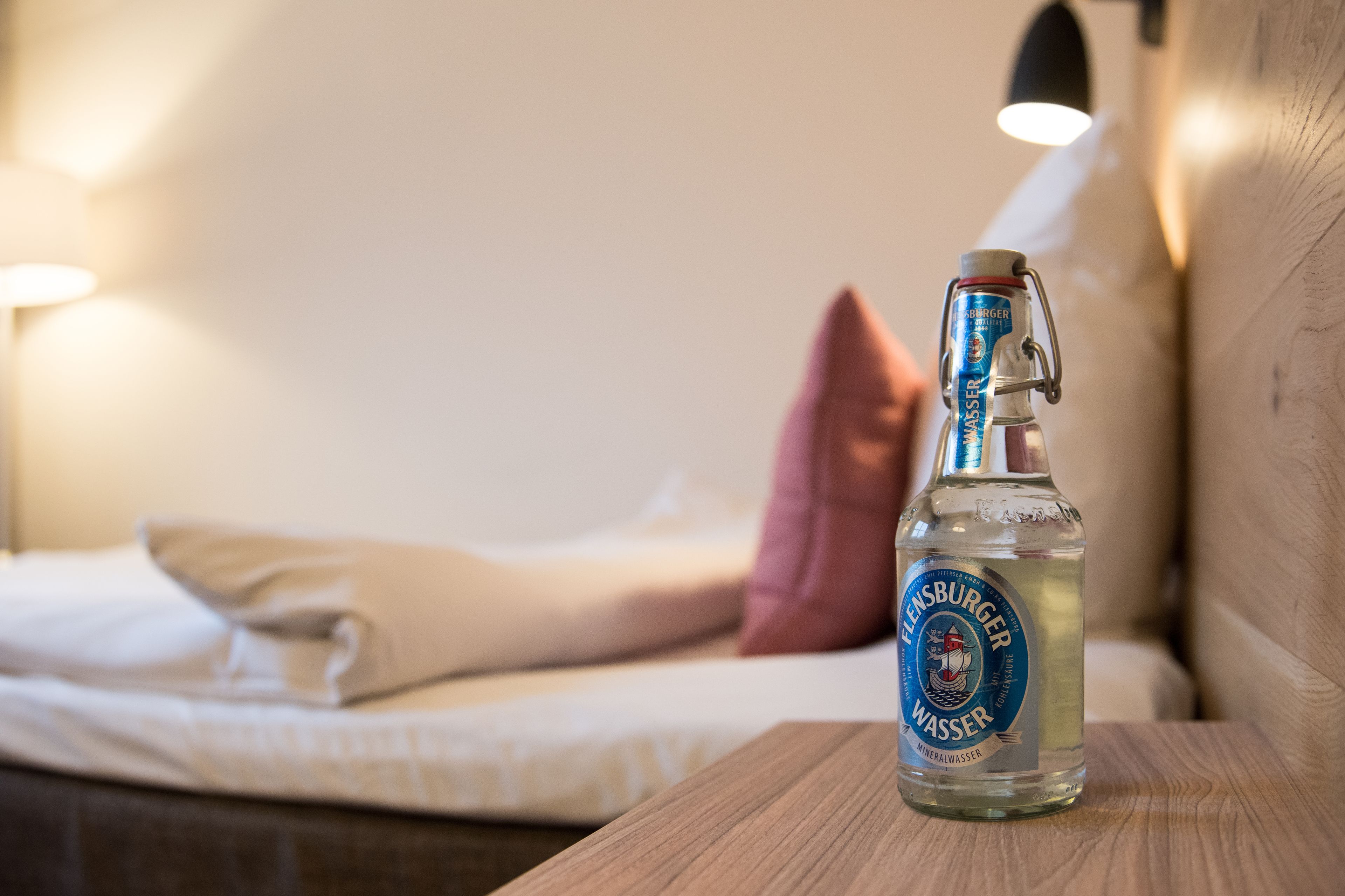 single room | egyptian cotton sheets, premium bedding, in-room safe, desk