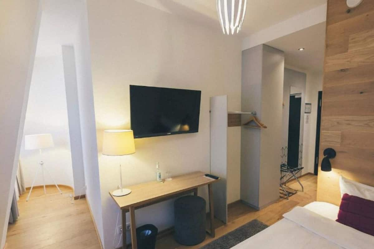 Egyptian cotton sheets, premium bedding, in-room safe, desk