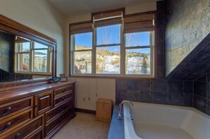 Family Condo, 1 Bedroom, Mountainside | Bathroom