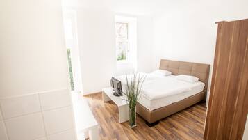 Business-Apartment, 1 Schlafzimmer, Küche (inkl. Endreinigungsgebühr € 55) | 1 Schlafzimmer, hochwertige Bettwaren, laptopgeeigneter Arbeitsplatz