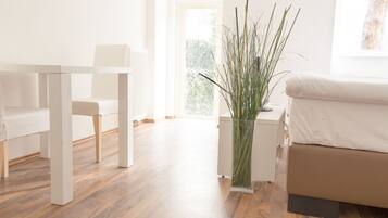 1 Schlafzimmer, hochwertige Bettwaren, laptopgeeigneter Arbeitsplatz