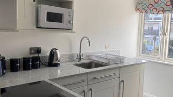 Luxury Apartment, Ensuite, Garden View (Apartment 6) | Dining
