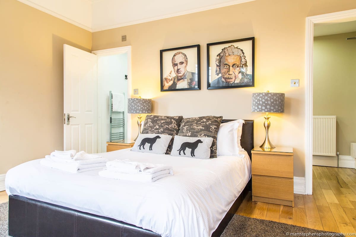 Luxe studio, en-suite badkamer, uitzicht op tuin (Apartment 2) | 1 slaapkamer